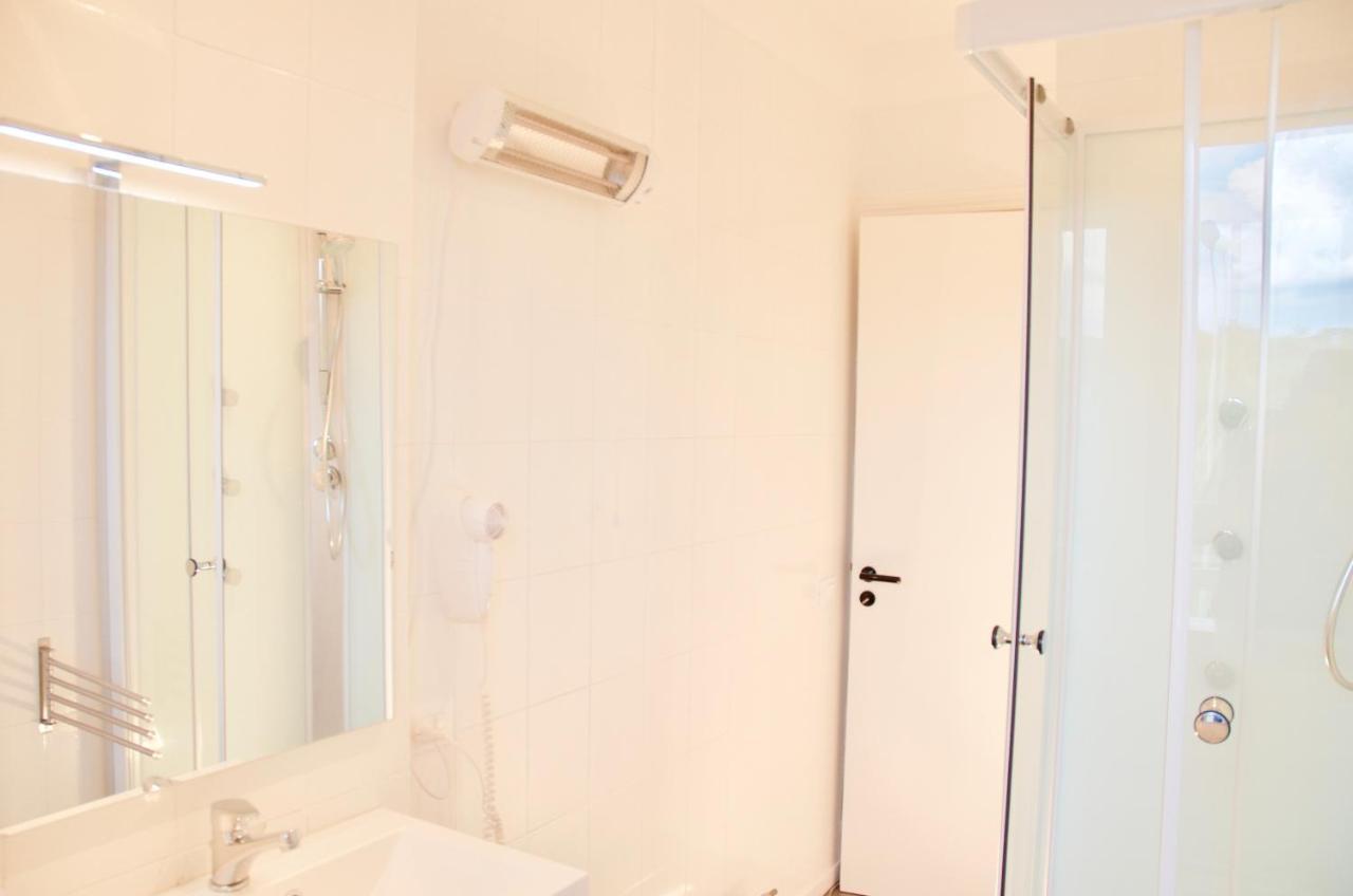 Beachfront Rooms Marina Di Ragusa Exterior foto